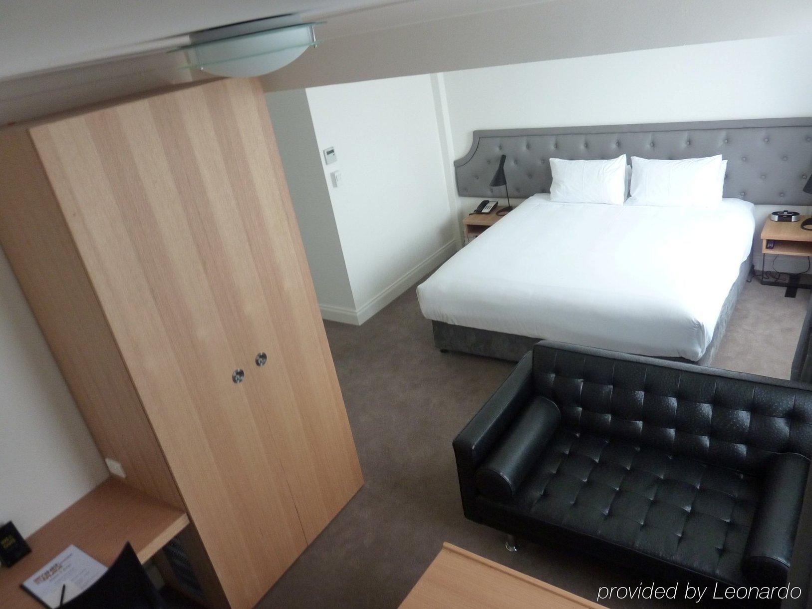 เพนชั่น โฮเต็ล เพิร์ธ Hotel เพิร์ท ภายนอก รูปภาพ