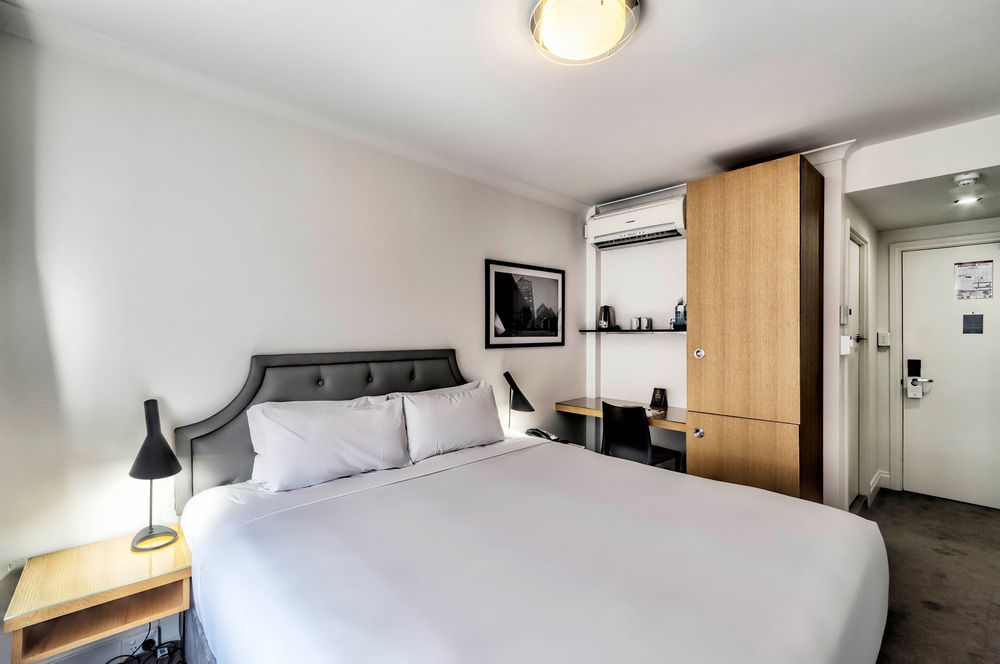 เพนชั่น โฮเต็ล เพิร์ธ Hotel เพิร์ท ภายนอก รูปภาพ