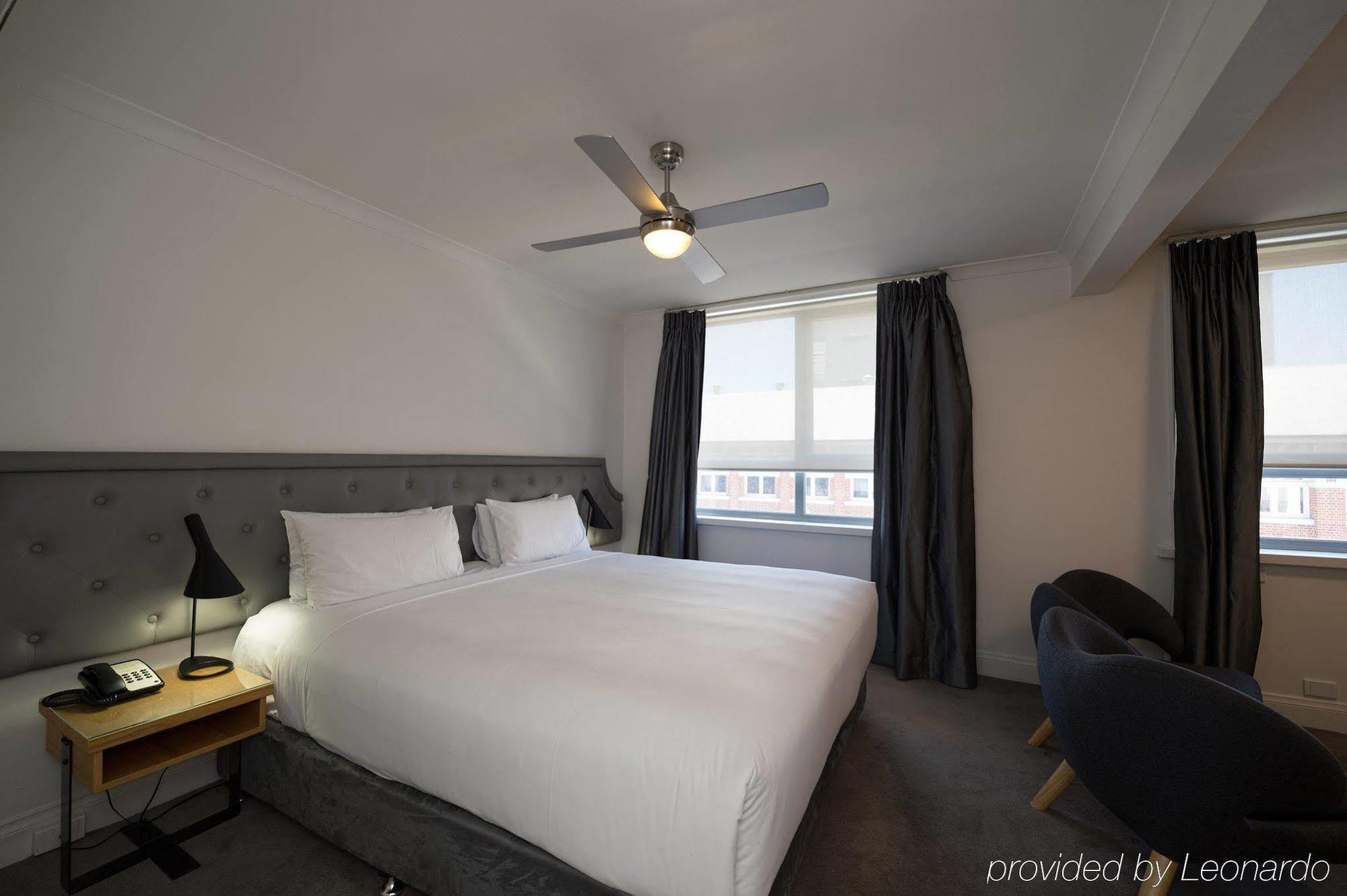 เพนชั่น โฮเต็ล เพิร์ธ Hotel เพิร์ท ภายนอก รูปภาพ