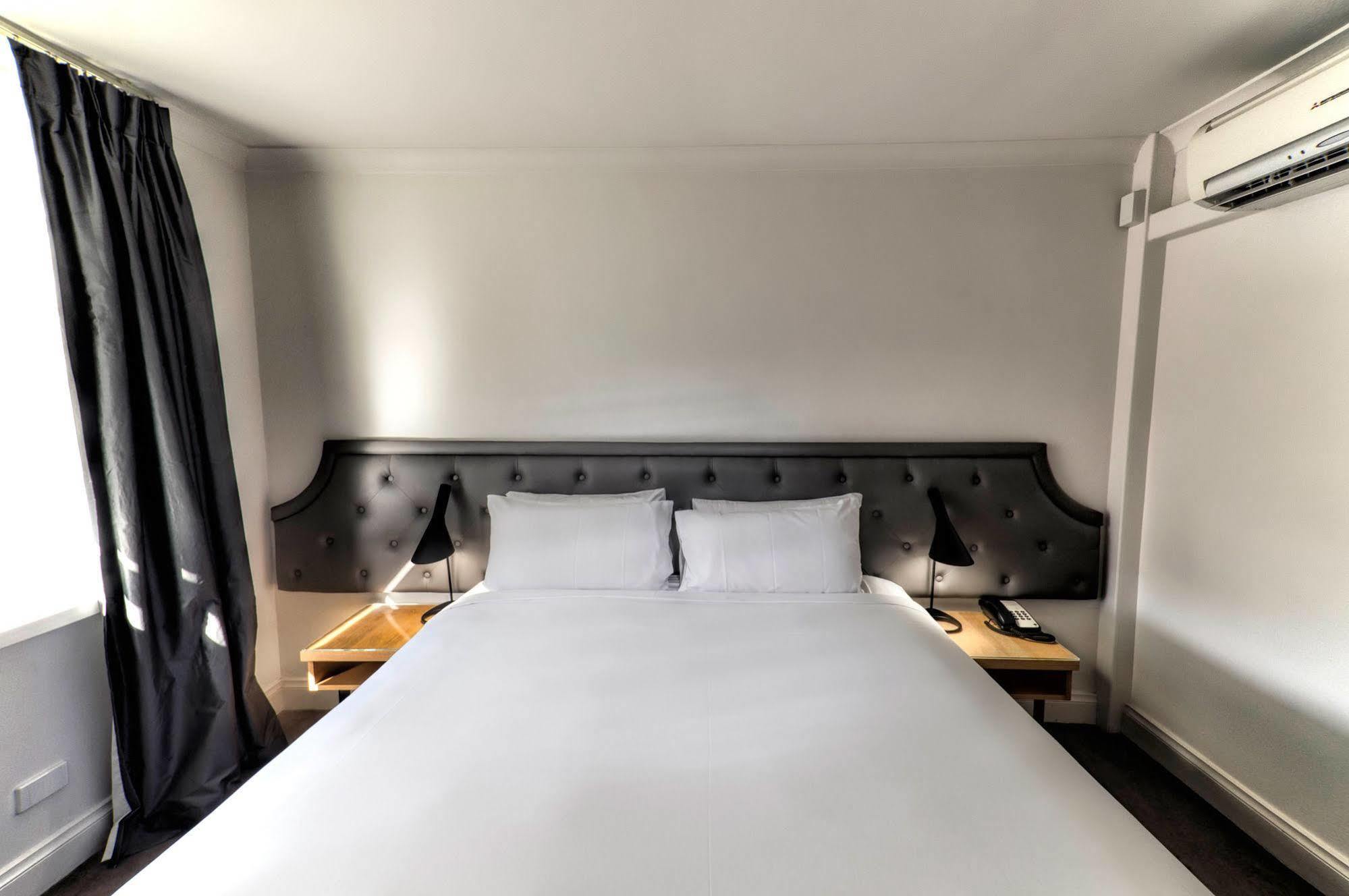 เพนชั่น โฮเต็ล เพิร์ธ Hotel เพิร์ท ภายนอก รูปภาพ