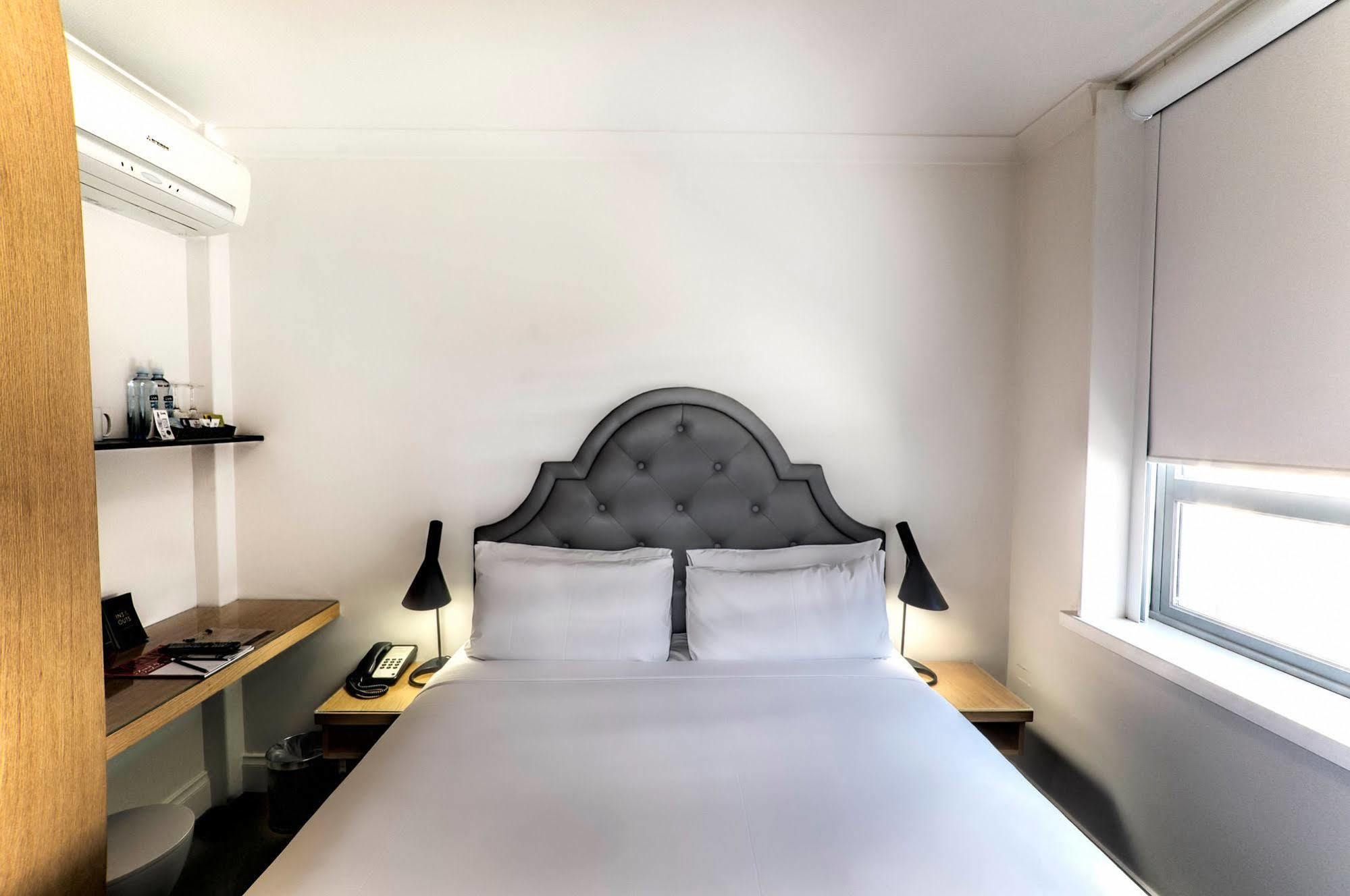 เพนชั่น โฮเต็ล เพิร์ธ Hotel เพิร์ท ภายนอก รูปภาพ